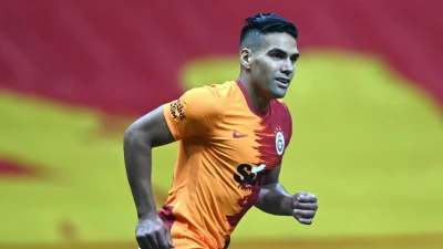 Galatasaray, infortunio per Radamel Falcao: fratture alle ossa facciali per l'attaccante