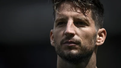 Mertens, Dries conquista Capri: festa in musica e il tributo a Napoli sulle note di "’O surdato ’nnammurato"