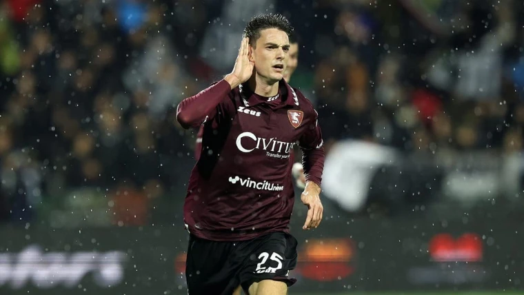Serie A, Volata salvezza: sette squadre in cinque punti. Alla Salernitana serve un "miracolo"