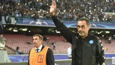 VIDEO - SARRI SI INCHINA AL SAN PAOLO: OCCHI LUCIDI ED APPLAUSI
