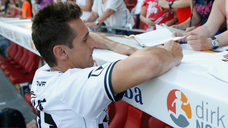 Ds Deportivo: "Klose? Valuta l'idea di giocare in Asia"