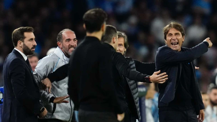 Como-Napoli, le probabili formazioni: Conte conferma il 3-4-2-1, Fabregas punta su Nico Paz e Douvikas
