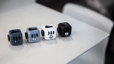 Il cubo per “smanettare” e scaricare la tensione