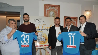 FOTO - Maggio e Albiol si consolano con lo Street Food: i due ospiti dell'evento organizzato presso D'Angelo Santa Caterina