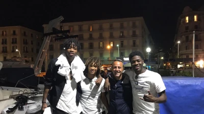 Giornata di mare e relax nel golfo di Napoli per tre calciatori del Chelsea