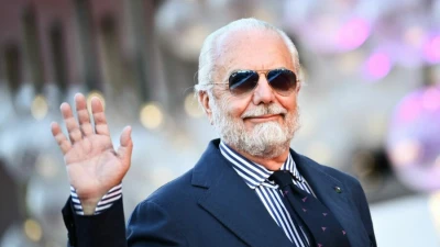Napoli, De Laurentiis omaggia Peppino Di Capri: "Vorrei riportare il suo inno del Napoli al Maradona"