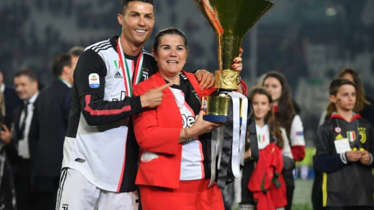 La mamma di CR7 sta meglio: "Mi sto riprendendo, grazie a tutti"