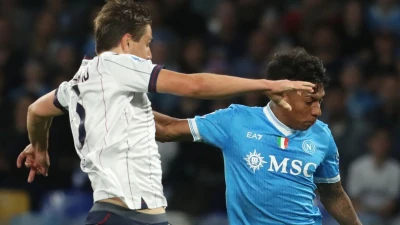 Rowe rovescia il Napoli, pass Champions rimandato a Pisa