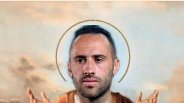 Napoli-Sassuolo e l'ironia dei social: Sant'Ospina come Garella e il look di Malcuit...