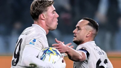 Napoli, le possibili mosse anti-Como: Politano recuperato, chance per Beukema