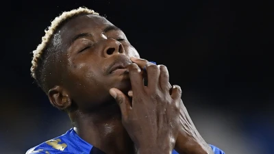 Osimhen torna oggi, era bloccato in Nigeria per essere sentito dalla Polizia dopo la morte del medico nel post gara con il Ghana