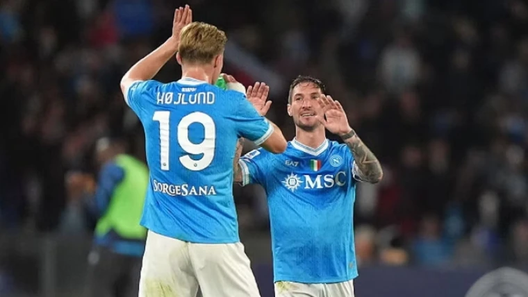Napoli in campo con la Fondazione Valter Longo contro l’obesità: il messaggio di Rasmus Hojlund