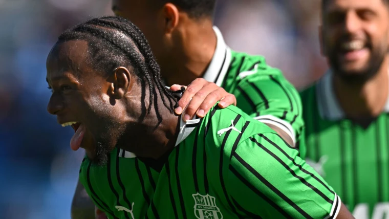 Mondiali, shock per Koné, frattura alla gamba e torneo finito per il centrocampista del Sassuolo