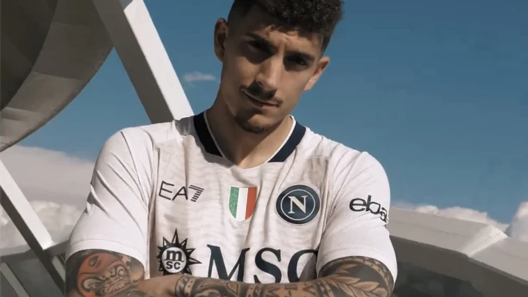 Napoli, ecco la quinta maglia. Le parole di Bianchini