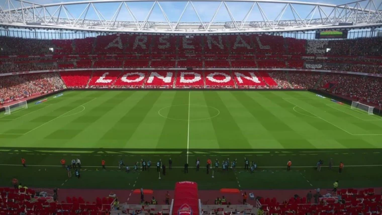 Arsenal-Napoli, previsto l'esodo azzurro: i tifosi napoletani saranno sparsi per l'Emirates