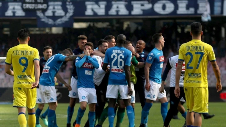 La moglie di Antognoni: "Scansarci contro il Napoli? Ma siamo matti?"