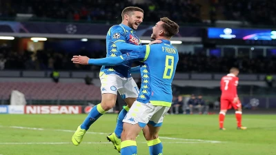 VIDEO - Simpatico siparietto in treno tra Fabian Ruiz e Mertens