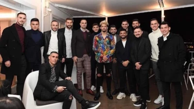 Sorrisi, musica e regali alla cena di Natale del Napoli (Video)
