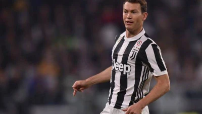 Lichtsteiner tra Juventus, Conte e Allegri: “Mi insegnarono la cattiveria, rifiutai l’Inter per amore dei bianconeri”