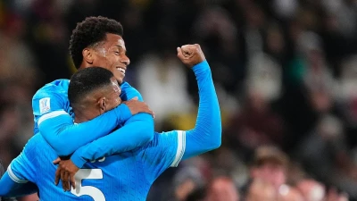 Napoli, gli azzurri pensano al rinnovo di Juan Jesus: la situazione