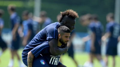 Balotelli torna a Napoli, la reazione è quella che non ti aspetti (VIDEO)