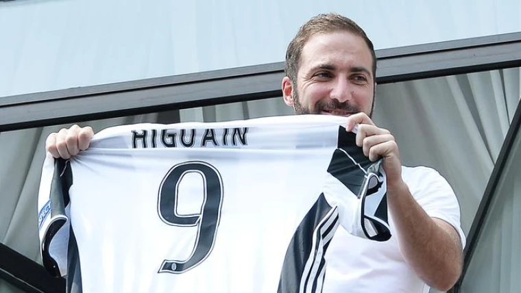 Uni Bet: "Higuain: troppe birre e kebab"