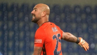 Como, l'ex Napoli Pepe Reina dà l'addio al calcio giocato: "Ho dato tutto"