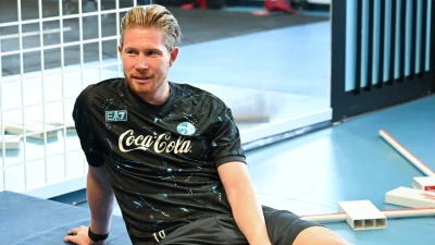 De Bruyne, il gesto che (ri)conquista Napoli: jet privato per il Centenario e messaggio d'amore agli azzurri