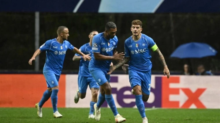Napoli-Monza, la carica dei tifosi per ripartire al "Maradona". Sold-out a Fuorigrotta, Mazzarri in emergenza