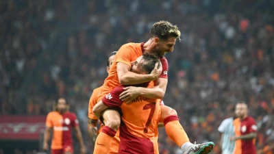 Galatasaray, Mertens infinito: "Non credevo in una stagione così bella, sarebbe insensato smettere adesso"