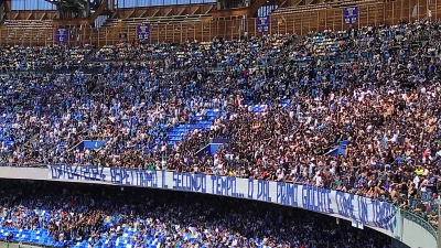 Napoli-Frosinone, striscione dalle curve: "Aspettiamo il secondo tempo oppure..."
