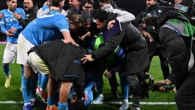 Napoli, dalla “zona Mazzarri” alla “zona Conte”: i gol oltre il 90’ che valgono la Champions
