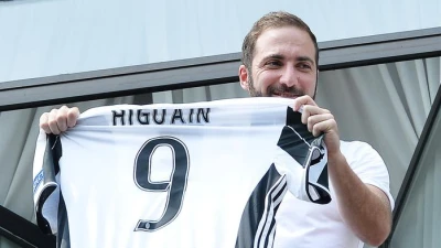 Uni Bet: "Higuain: troppe birre e kebab"