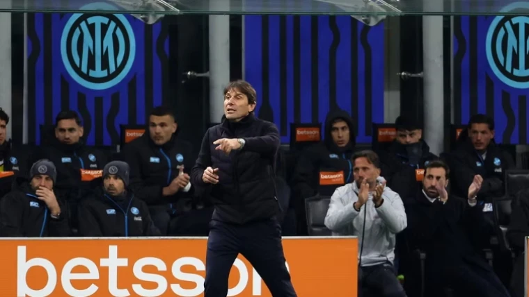 Napoli-Parma, le probabili formazioni: Conte pensa a tre cambi, le ultime