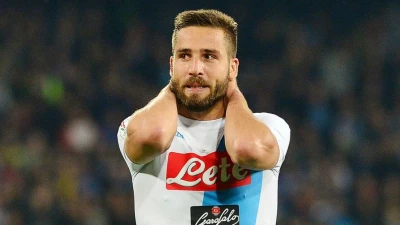 Pavoletti si racconta: "A Napoli avevo paura, a Cagliari ho trovato una famiglia. Gasperini e Ranieri hanno cambiato la mia carriera"