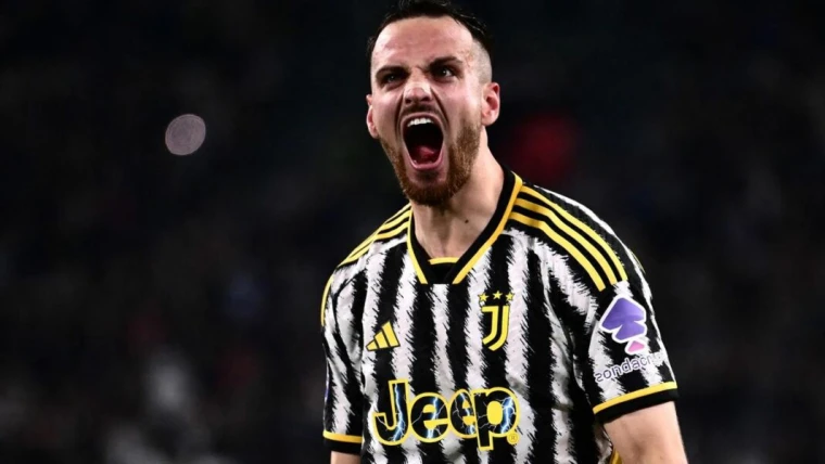 Napoli, avanza il nome di Gatti per la difesa: la Juve apre alla formula