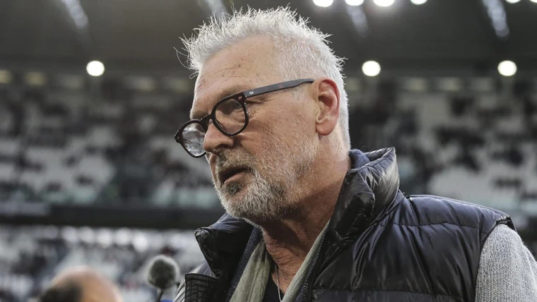 Napoli, Stefano Tacconi commuove tutti al murale di Maradona ai quartieri Spagnoli
