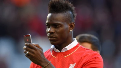 Pazza idea Balotelli. Raiola chiama, De Laurentiis ascolta e chiede il paracadute