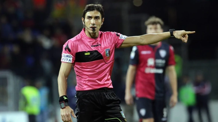Con il fischietto dell'arbitro Calvarese il Napoli non ha mai perso