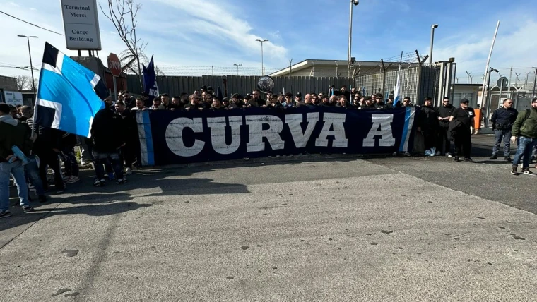 Eindhoven, continuano i controlli ai tifosi azzurri: sale a 230 il numero dei partenopei arrestati