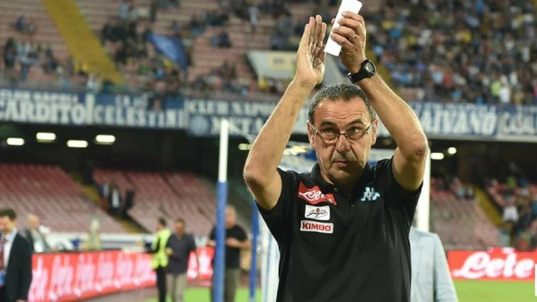 Sarri rivoluziona la comunicazione: 'Allenare questa squadra mi dà gusto, ho sensazioni più positive dell'anno scorso'