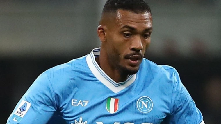 Napoli, Juan Jesus sui social: "Unità, sacrificio e denti stretti. Il resto è solo rumore"