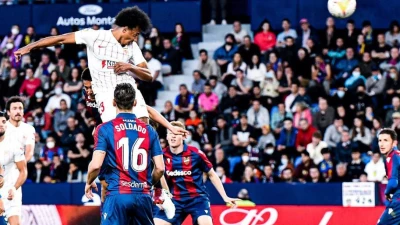 Mercato: Koundè escluso dai convocati del Siviglia, accordo vicino con un altro club