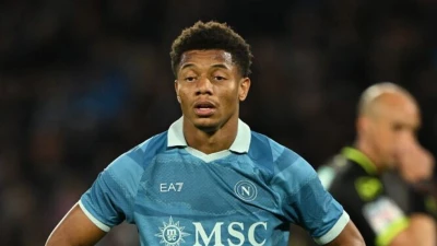 Napoli-Cagliari, Neres nemmeno in panchina: out per affaticamento