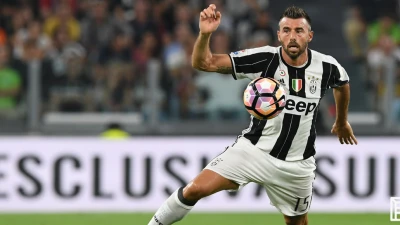 Barzagli: "Non giochiamo come il Napoli ma conta vincere"