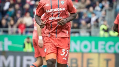 Cagliari in ansia per Trepy, il giocatore è in terapia intensiva: il comunicato del club