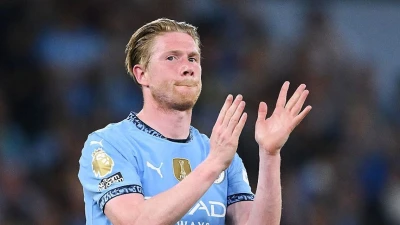 De Bruyne, il padre all’esterno di Villa Stuart: «Ecco perché ha scelto Napoli e quanto ha inciso Conte!»