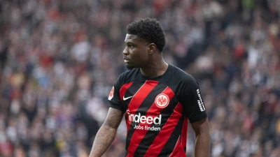 Napoli, Ebimbe, presentata una nuova offerta all'Eintracht (che non lo convoca)