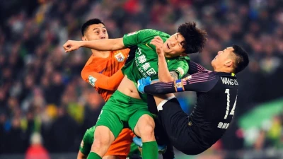 Kim in Italia, gli agenti hanno insistito su una clausola nel contratto con Napoli