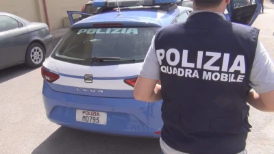 Inter, polizia sequestra l'arsenale della Curva Nord: AK47 e bombe a mano in un capannone a Cambiago